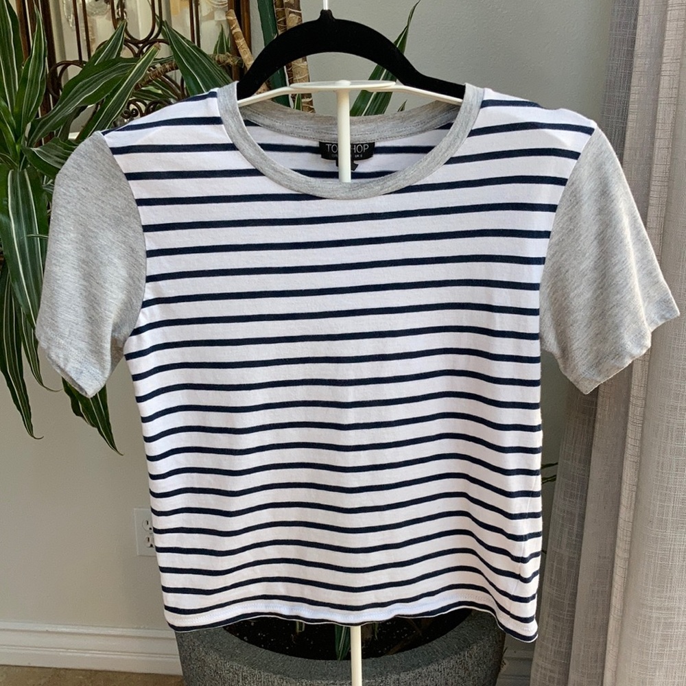 TOPSHOP  size S Navy blue, white and gray stripe crop top